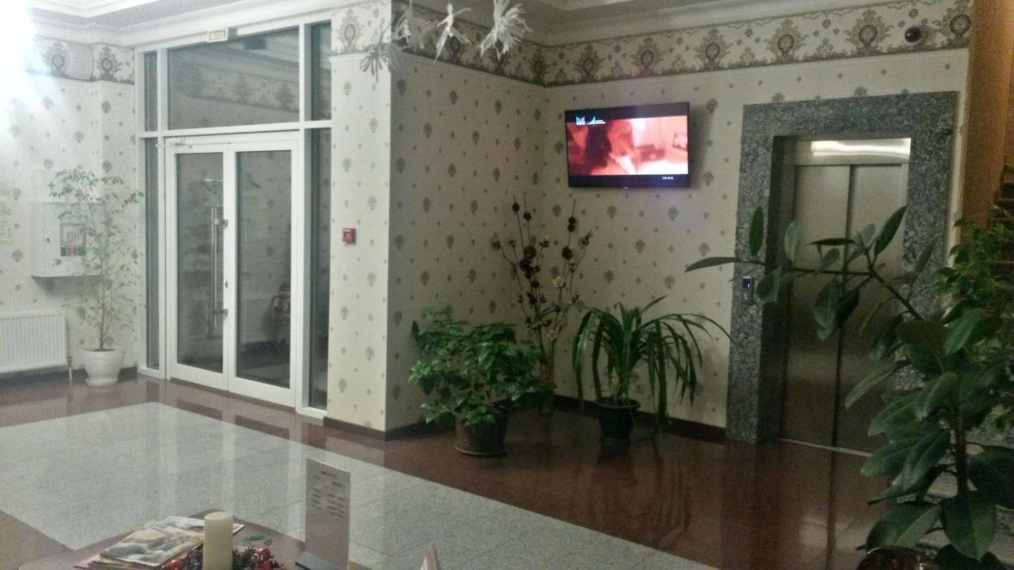 Avrora Hotel Krasnodar Exterior photo